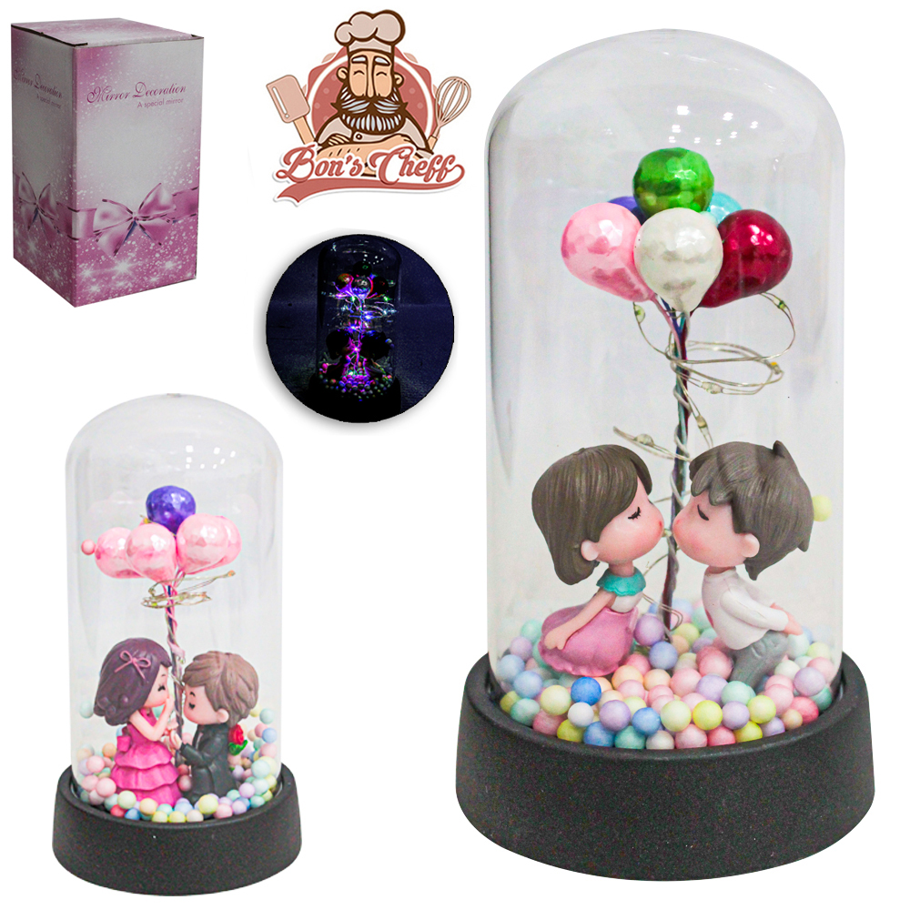 ENFEITE CUPULA COM CASAL E BALOES + MICRO LED E BASE DE PLASTICO A BATERIA 15X8,5CM DE Ø