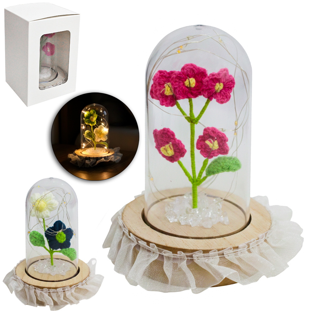 ENFEITE CUPULA COM FLOR ARTIFICIAL DE CROCHE + MICRO LED E BASE DE MADEIRA MDF A BATERIA 14X10CM DE Ø
