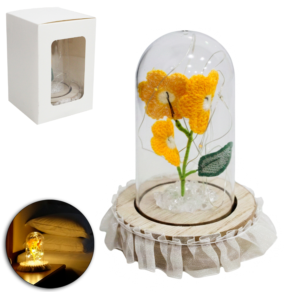 ENFEITE CUPULA COM FLOR ARTIFICIAL DE CROCHE + MICRO LED E BASE DE MADEIRA MDF A BATERIA 14X10CM DE Ø