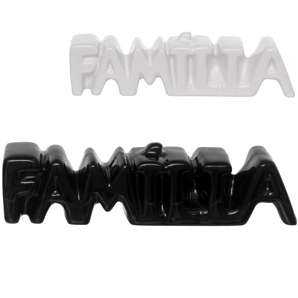 ENFEITE FAMILIA DE PORCELANA PRETO / BRANCO 13,5X3,5CM