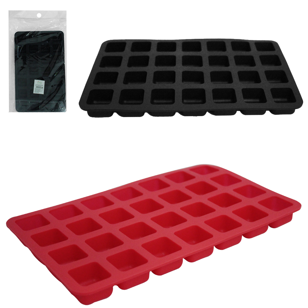 FORMA DE GELO COM 28 CAVIDADES QUADRADA DE SILICONE 24,5X15X2CM