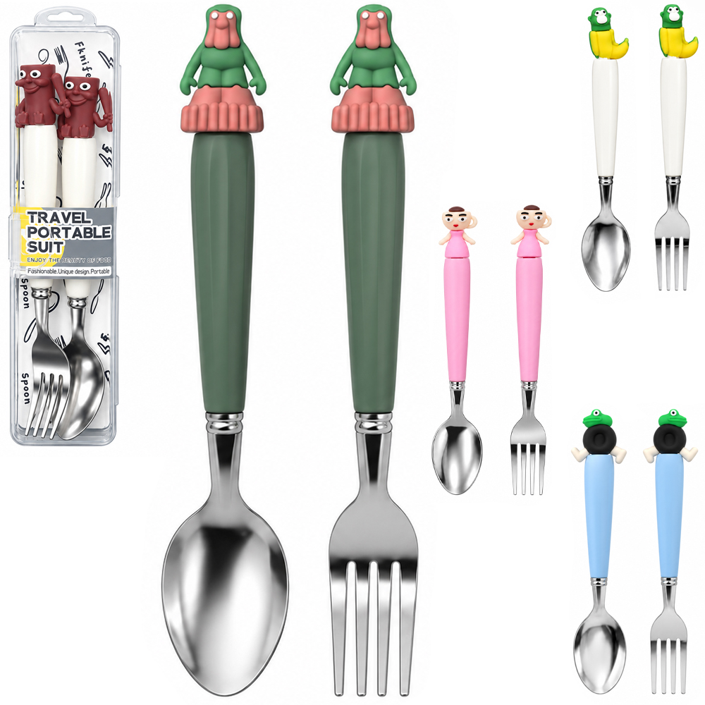 CONJUNTO DE TALHER INFANTIL COM COLHER + GARFO DE INOX CABO PLASTICO BONECA / BICHINHO NO ESTOJO
